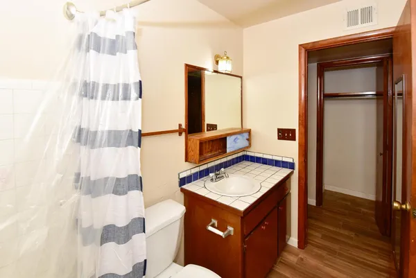 $1,495 | 439 East Brown Road, Mesa, AZ 85203