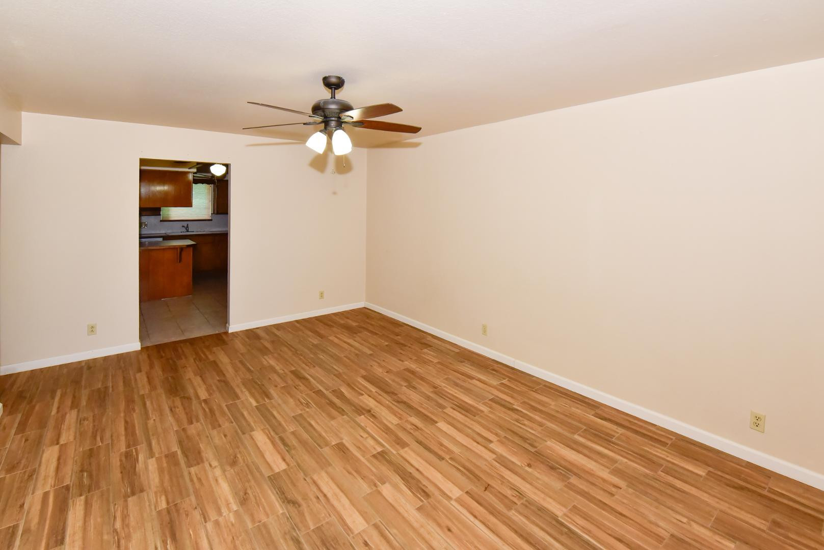 439 East Brown Road Mesa, AZ 85203 - Photo 2 of 17 Photo #2