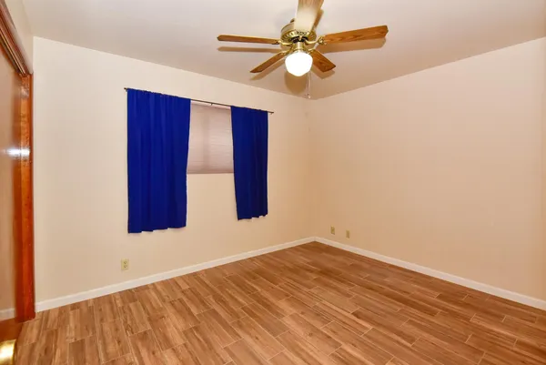 $1,495 | 439 East Brown Road, Mesa, AZ 85203