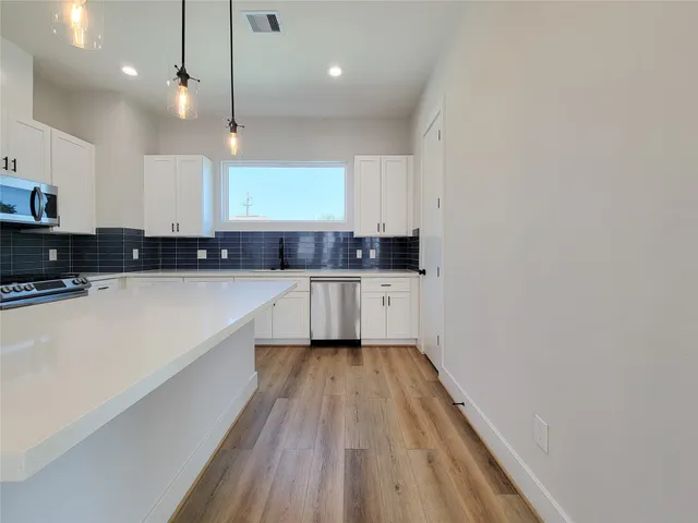 $2,750 | 905 Quitman Street, Unit C, Houston, TX 77009