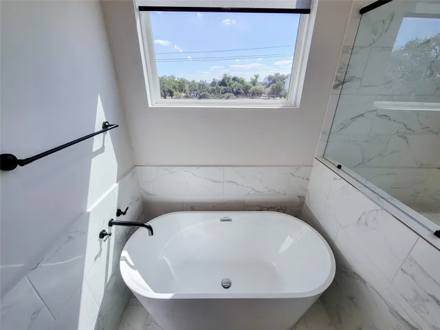 $2,750 | 905 Quitman Street, Unit C, Houston, TX 77009