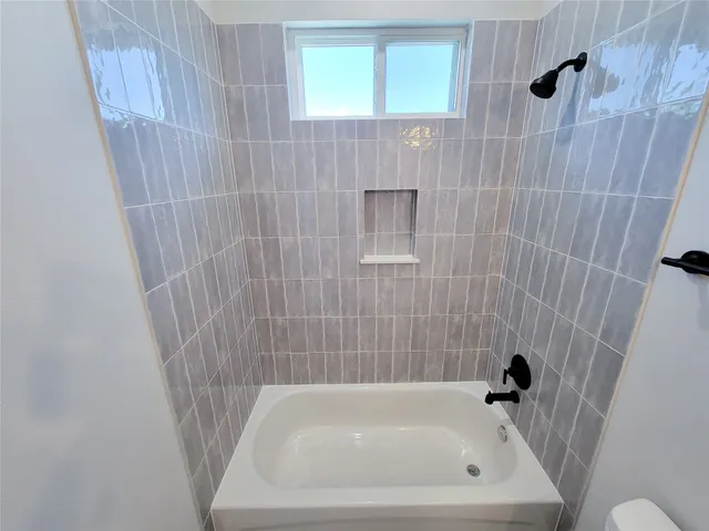 $2,750 | 905 Quitman Street, Unit C, Houston, TX 77009