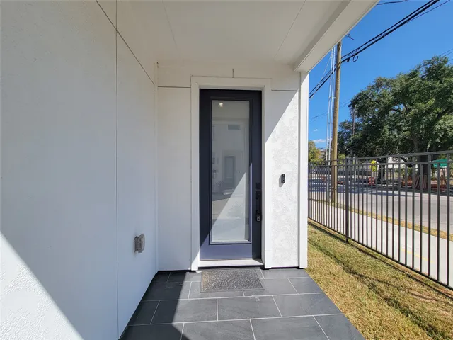 $2,750 | 905 Quitman Street, Unit C, Houston, TX 77009