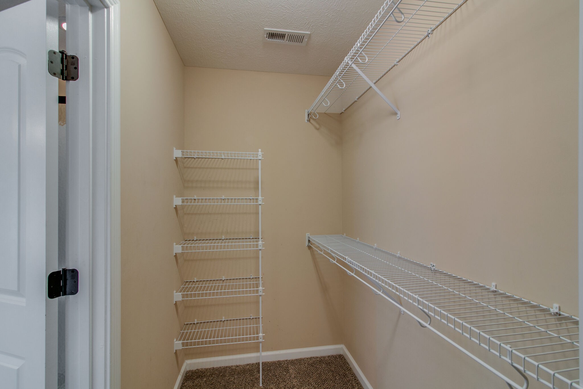 3744 Suiter Road Clarksville, TN 37040 - Photo 19 of 26 a view of walk in closet