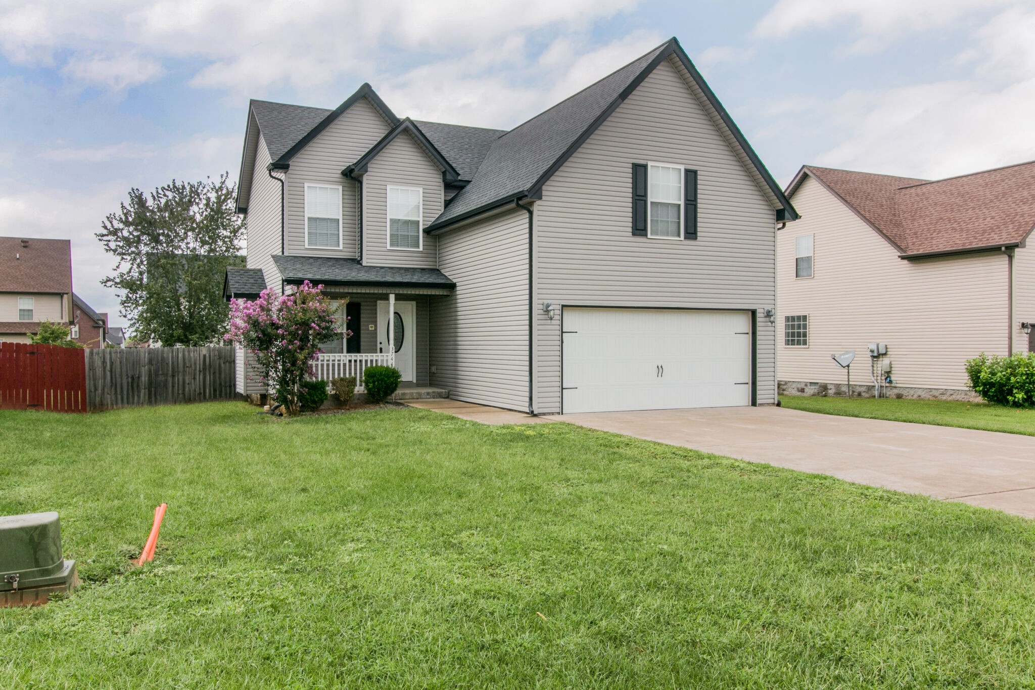 3744 Suiter Road Clarksville, TN 37040 - Photo 2 of 26 a front view of house with yard and green space