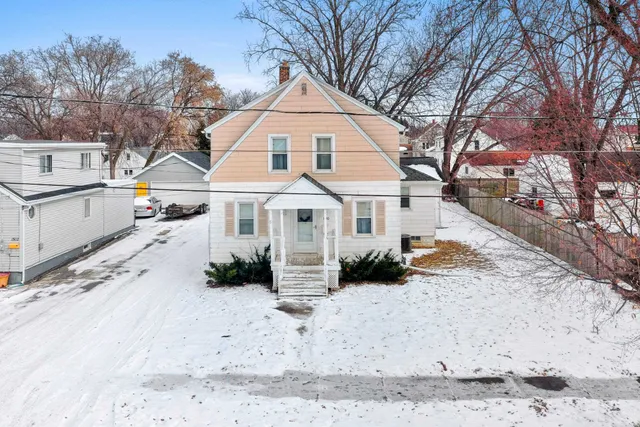 $259,900 | 1430 North Graceland Avenue, Appleton, WI 54911