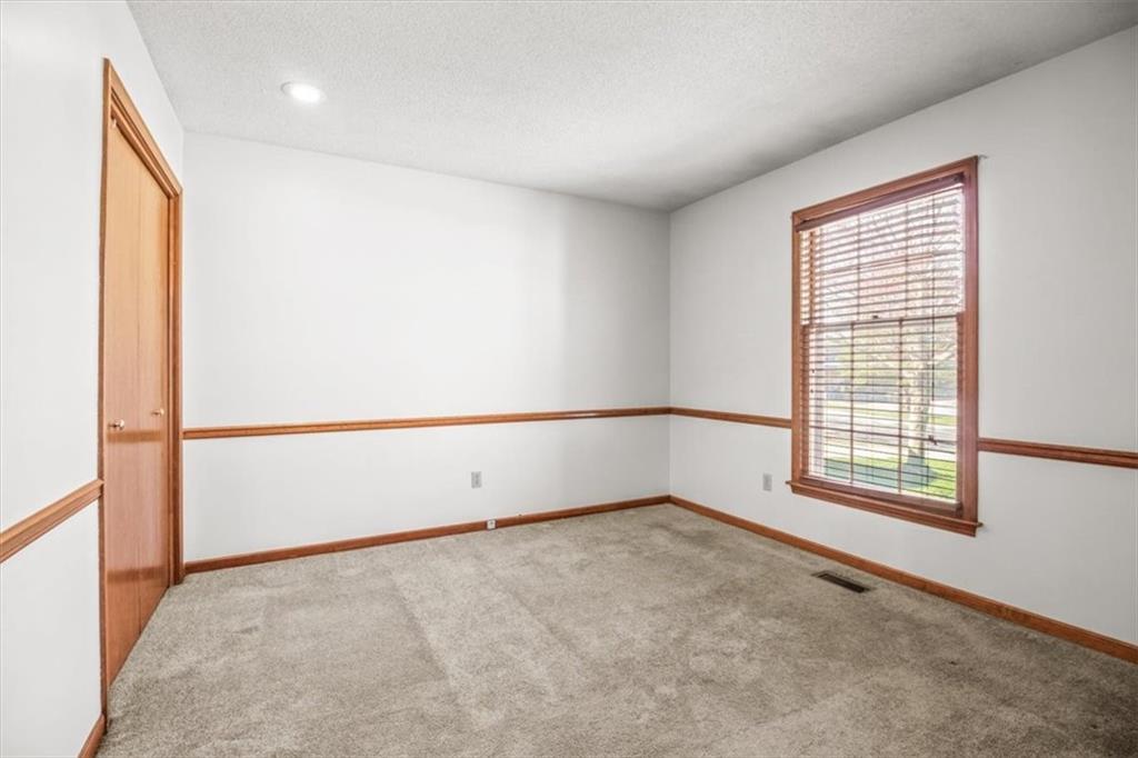 213 Southeast Ridgeview Drive Lee's Summit, MO 64063 - Photo 20 of 30
