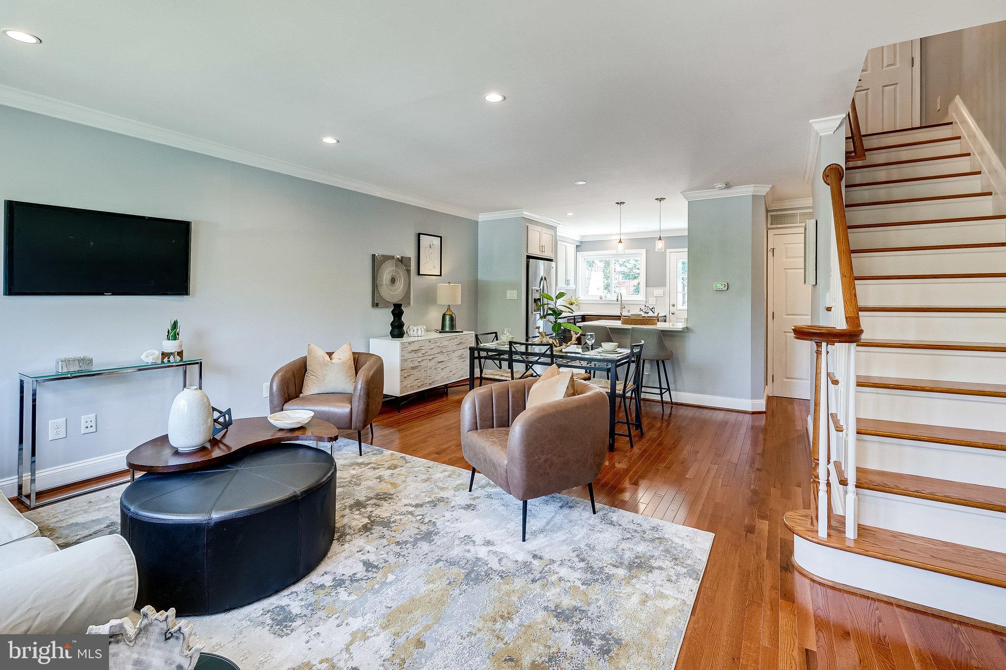 620 South Payne Street, Alexandria, VA 22314 Compass