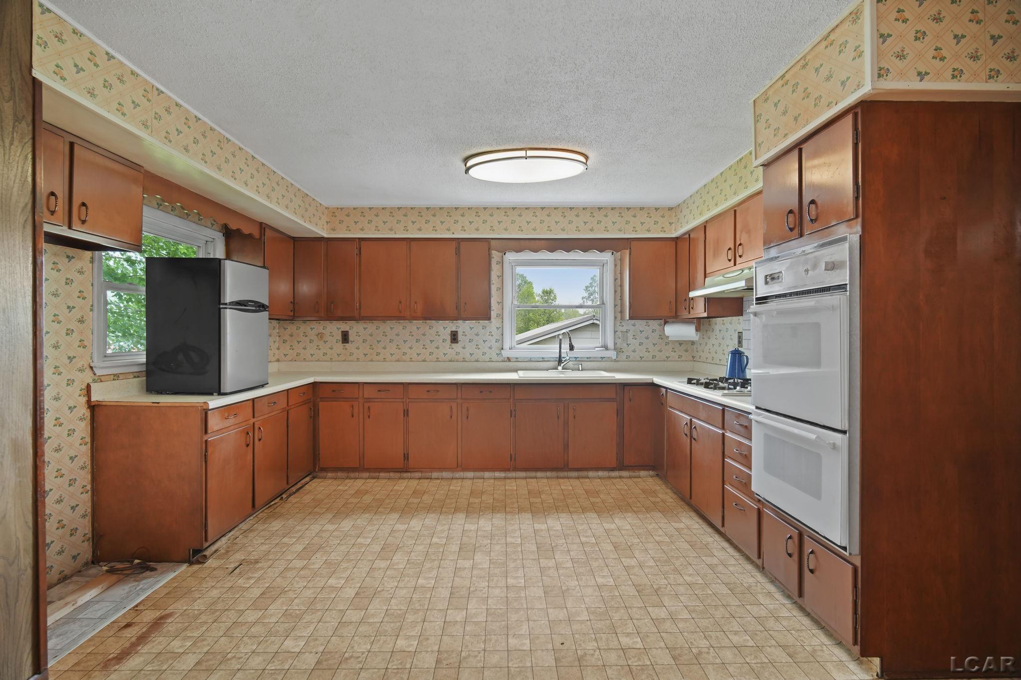 6300 Somerset Road Addison, MI 49220 - Photo 8 of 38 50113973-7.JPG
