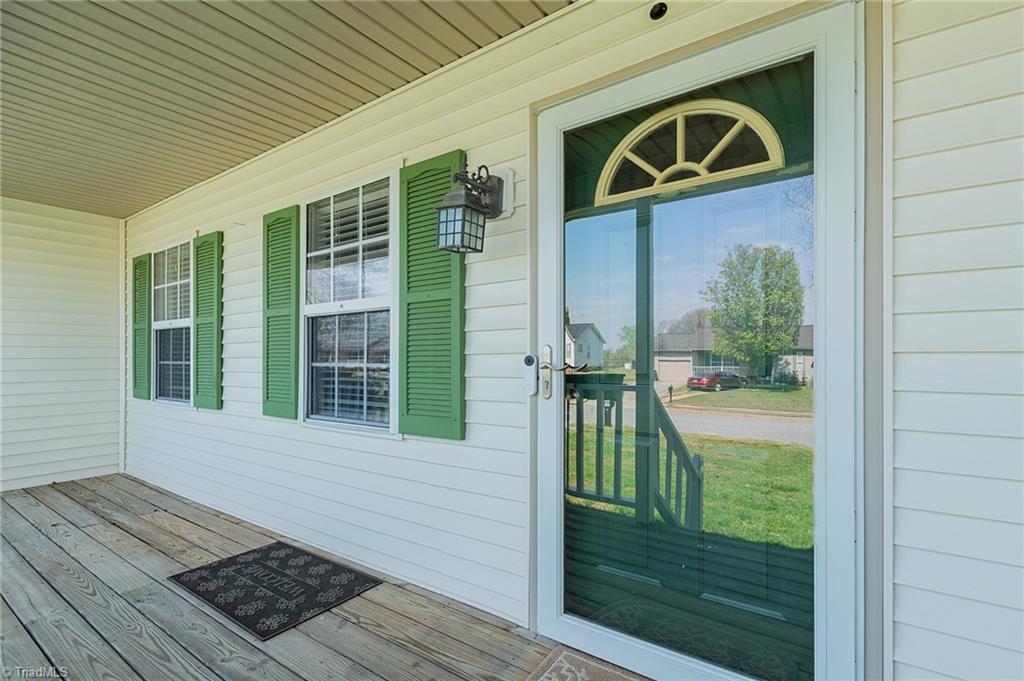 607 Ladford Lane High Point, NC 27265 - Photo 3 of 30