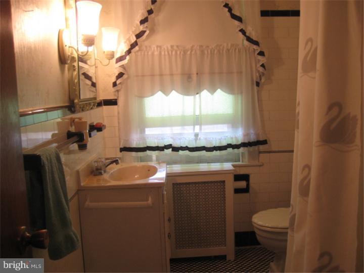 5940 Frontenac Street Philadelphia, PA 19149 - Photo 15 of 24 Bathroom