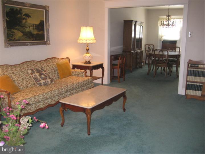 5940 Frontenac Street Philadelphia, PA 19149 - Photo 6 of 24 Living Room