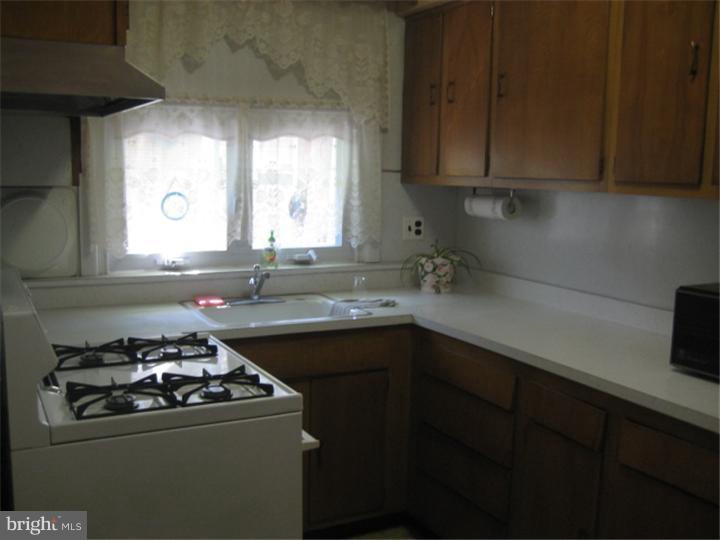 5940 Frontenac Street Philadelphia, PA 19149 - Photo 10 of 24 Kitchen