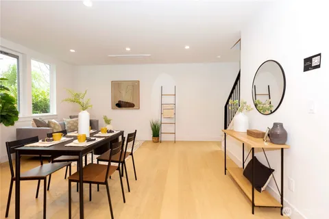 $699,000 | 1530 25th Avenue, Unit B, Seattle, WA 98122