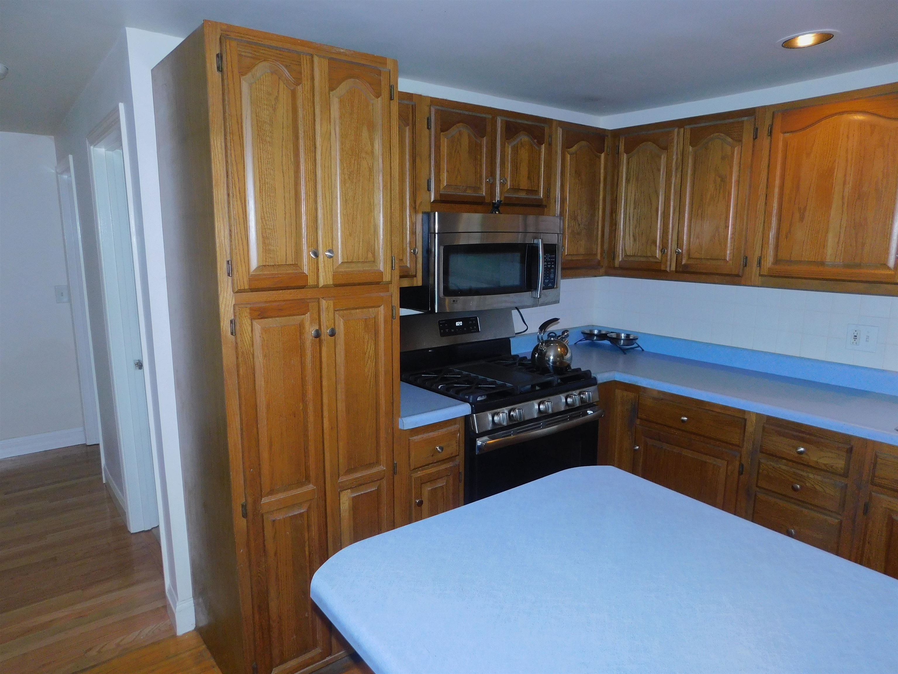329 1/2 Main Dunstable Road Nashua, NH 03062 - Photo 2 of 37 Gallery Image 2