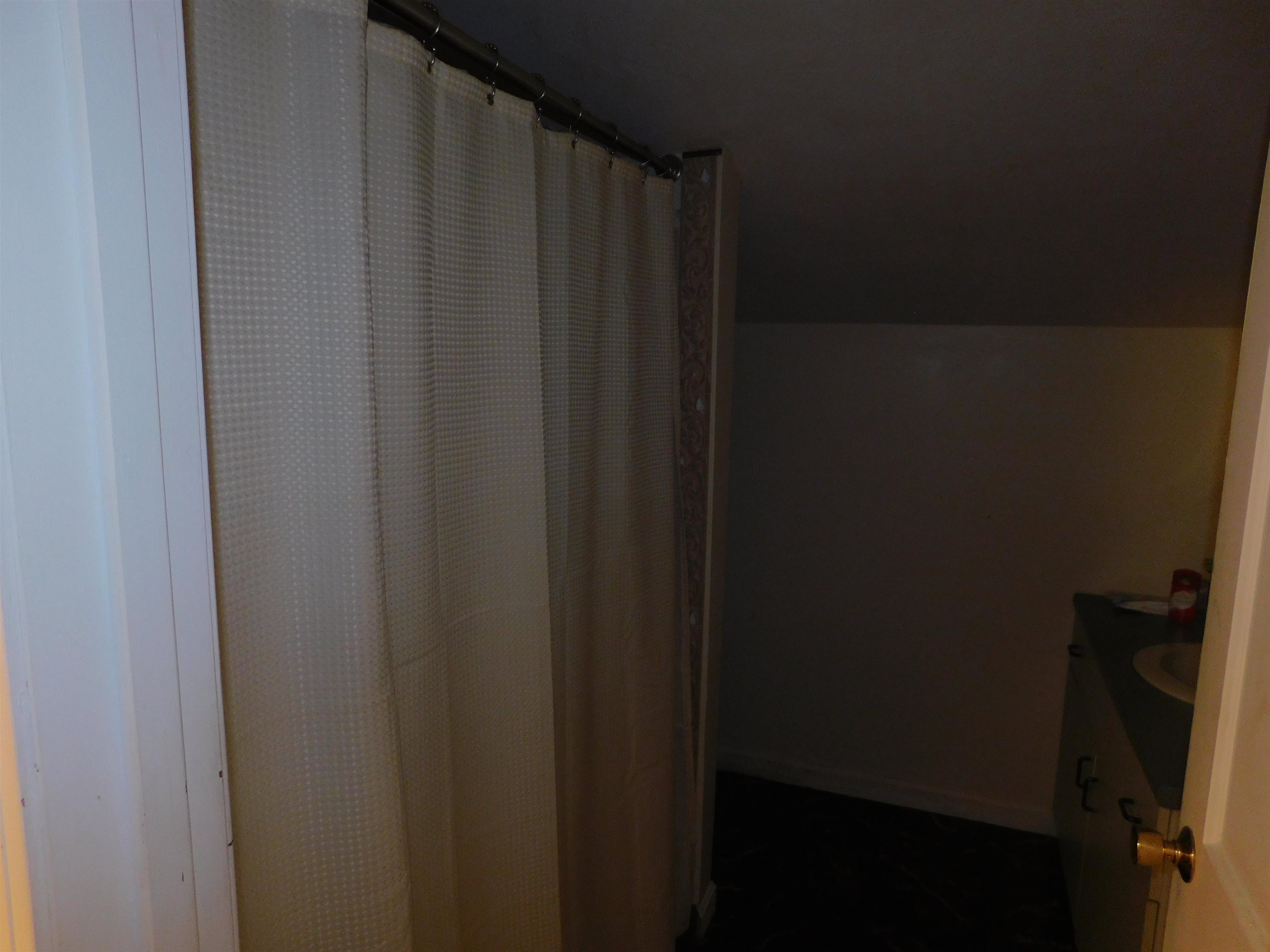 329 1/2 Main Dunstable Road Nashua, NH 03062 - Photo 16 of 37 Gallery Image 16