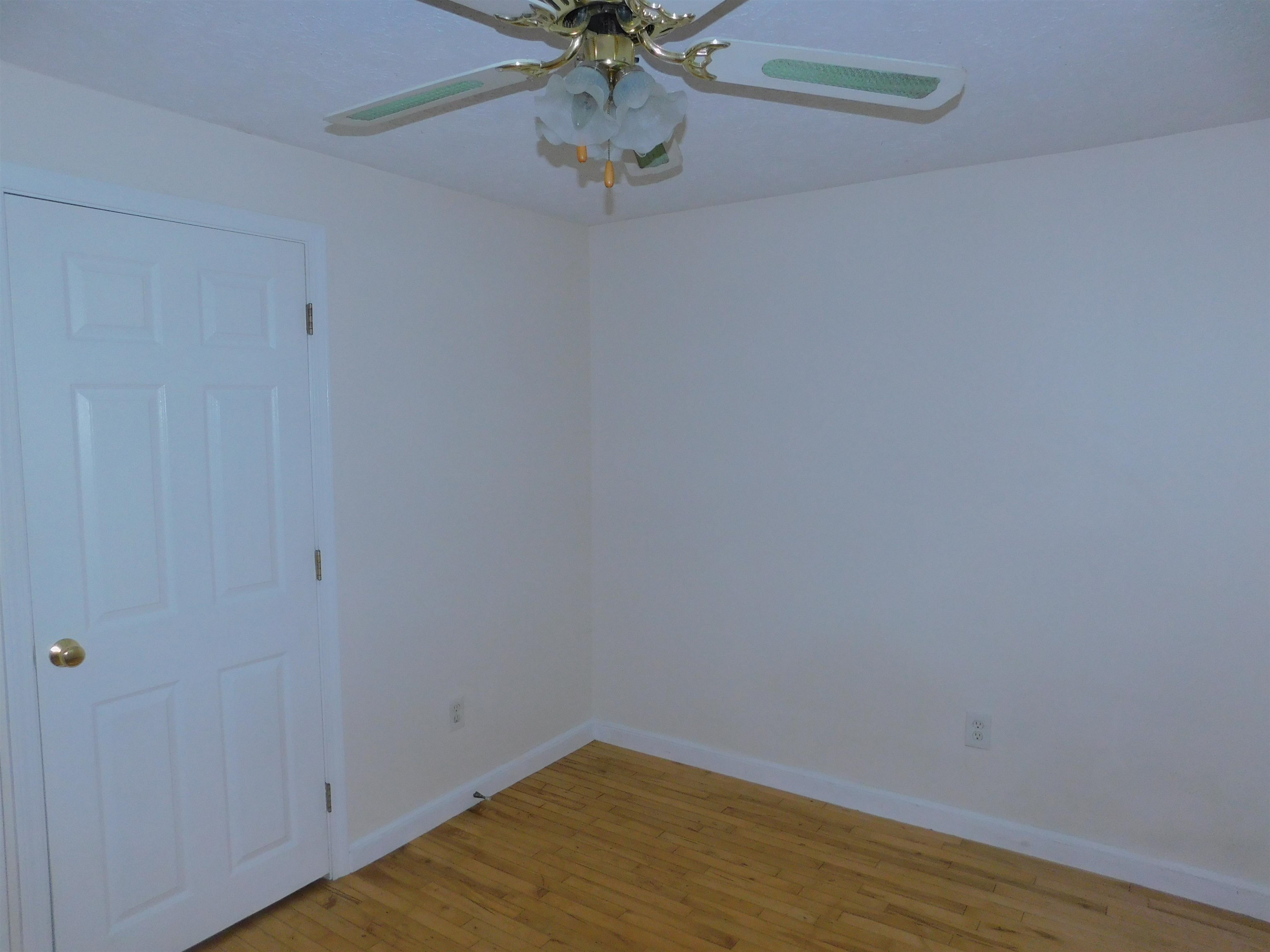 329 1/2 Main Dunstable Road Nashua, NH 03062 - Photo 8 of 37 Gallery Image 8