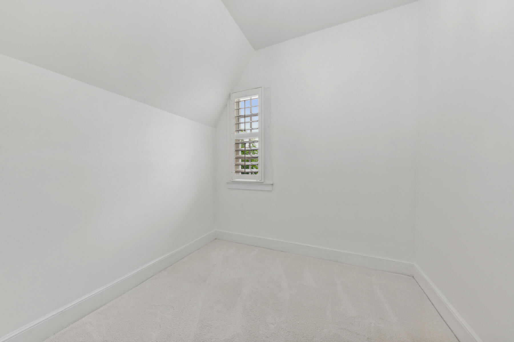 221 Westminster Road West Palm Beach, FL 33405 - Photo 17 of 25 13