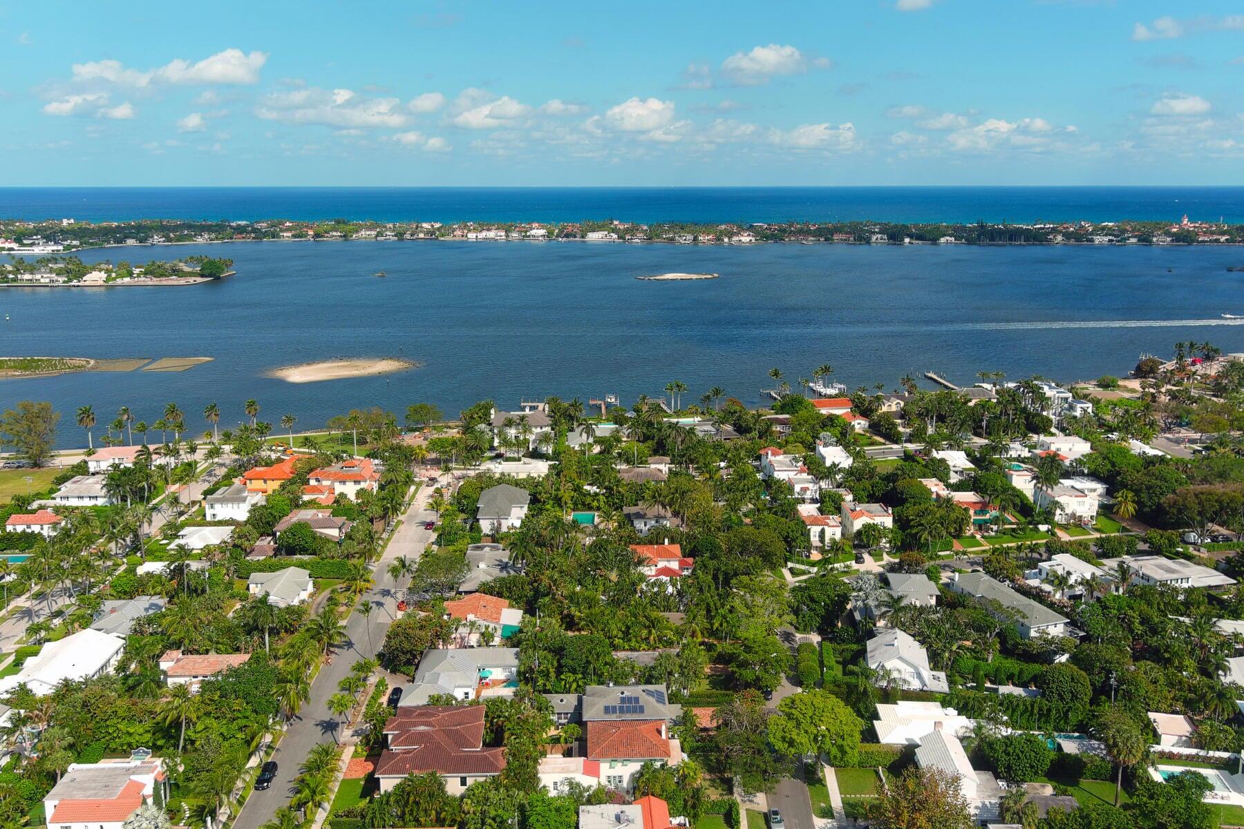 221 Westminster Road West Palm Beach, FL 33405 - Photo 2 of 25 221 westminster aerial 2