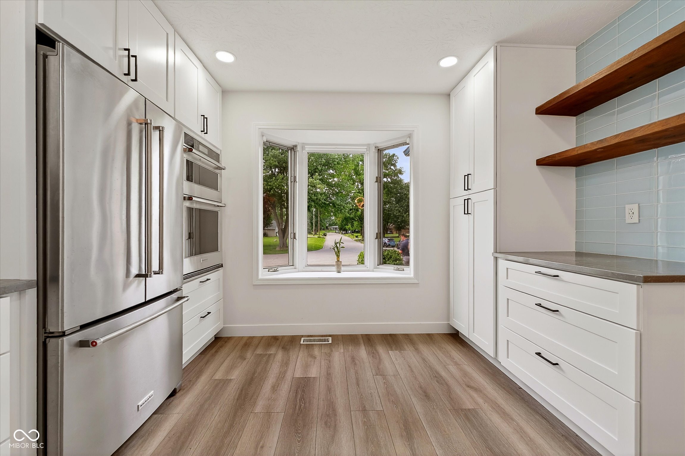 8425 Carthay Circle Fishers, IN 46038 - Photo 10 of 30