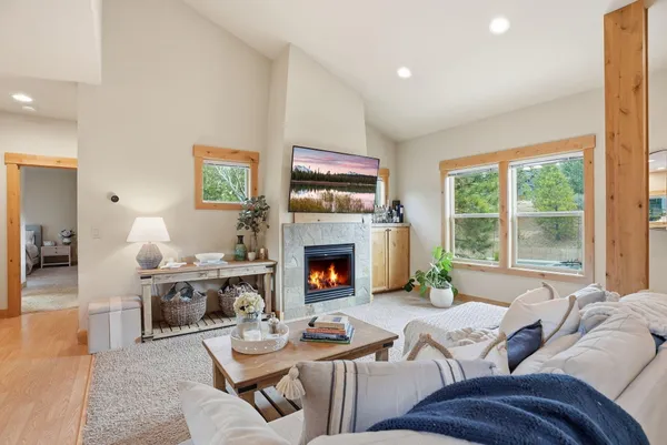 $799,000 | 115 Northwest Mount Washington Drive, Bend, OR 97703