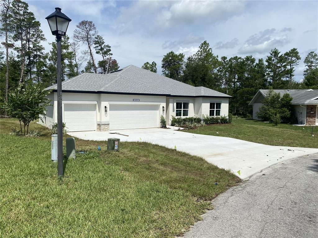 4 Bellis Court Homosassa, FL 34446 - Photo 2 of 26
