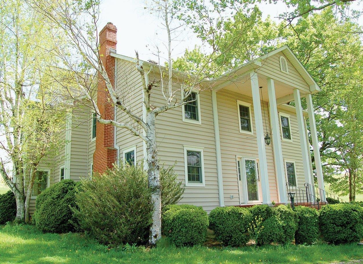 3701 Frontage Road Buchanan, VA 24066 - Photo 2 of 10 DSC_0548-HouseFront