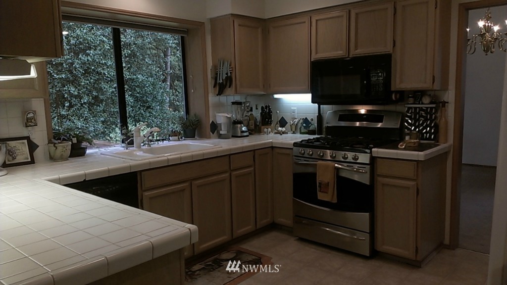 2611 242nd Place Southeast Bothell, WA 98021 - Photo 3 of 15
