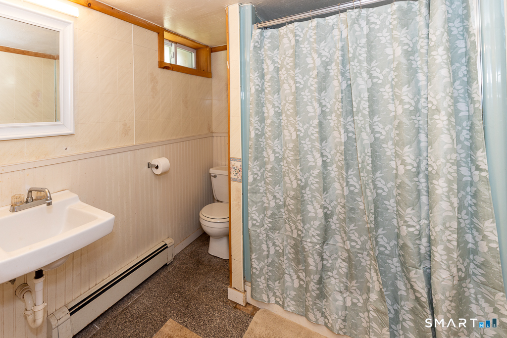 428 Hammock Road Westbrook, CT 06498 - Photo 27 of 40 Basement full bath