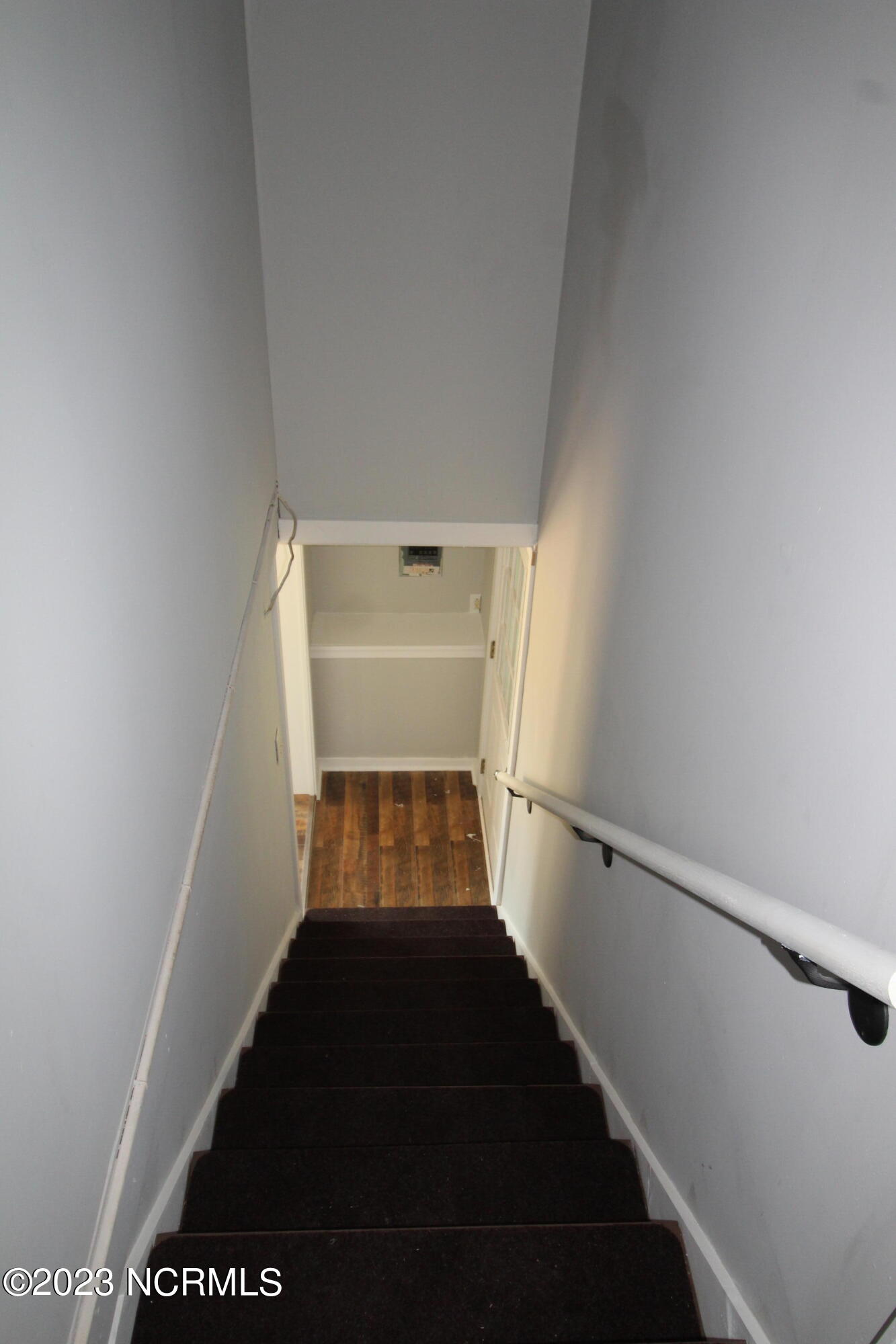 267 Riggs Road Hubert, NC 28539 - Photo 7 of 15 Stairwell to Bonus