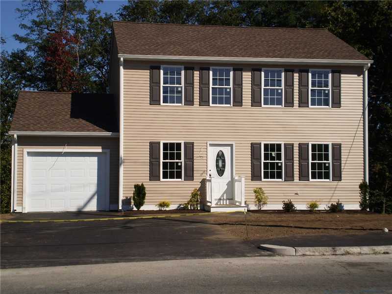 160 Budlong Road Cranston, RI 02920 - Photo 1 of 6 Exterior Front.