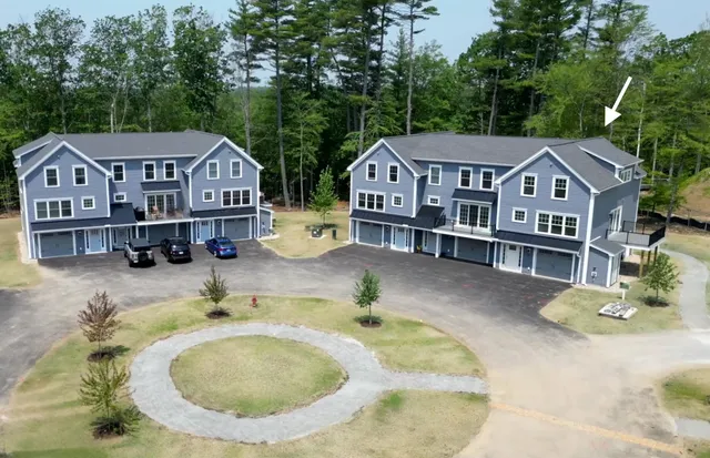 $774,900 | 31 Thompson Road, North Hampton, NH 03862