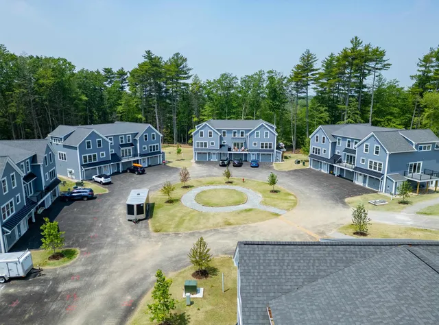 $774,900 | 31 Thompson Road, North Hampton, NH 03862