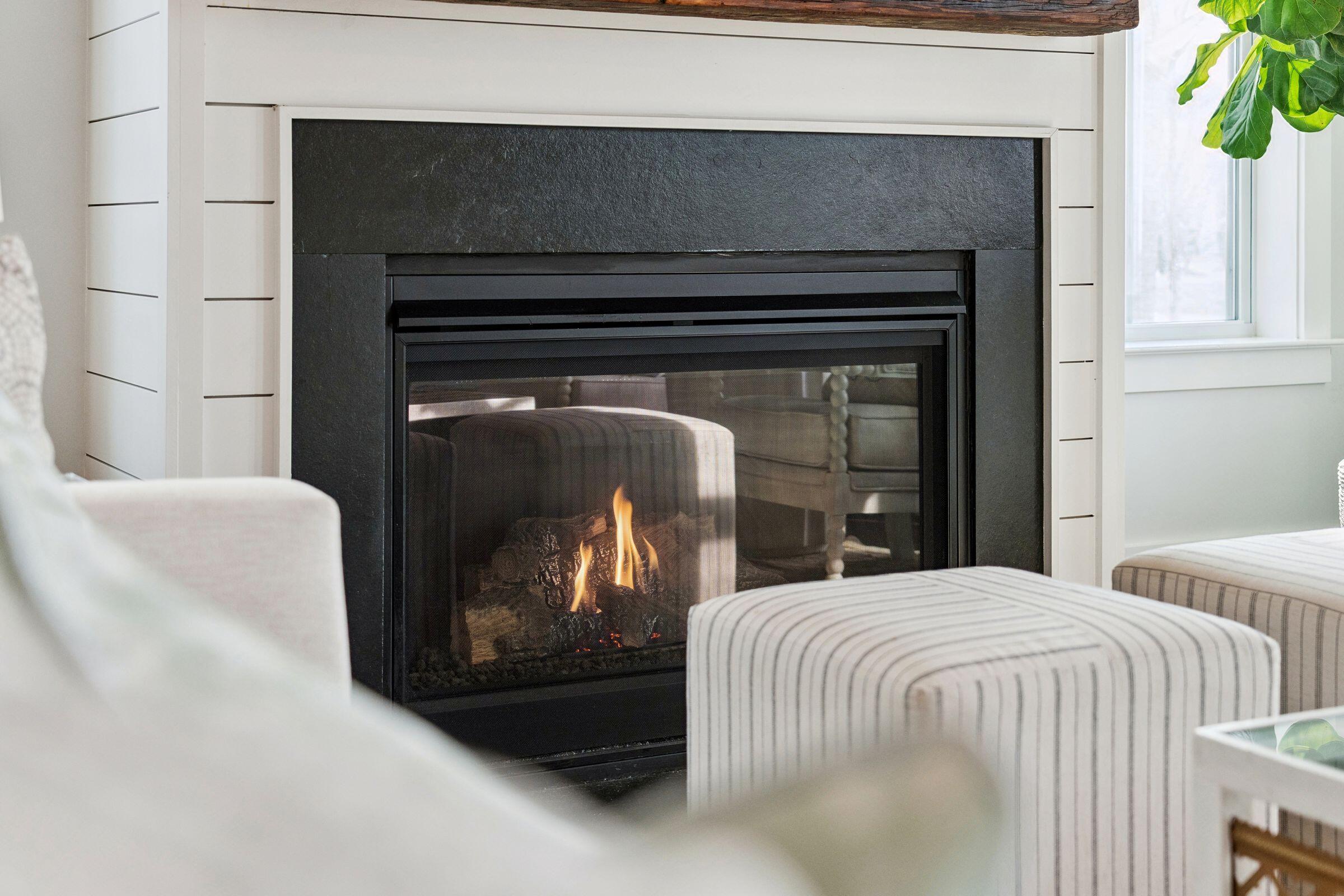 1580 Cranes Nest Road Mount Pleasant, SC 29466 - Photo 5 of 36 1580 fireplace