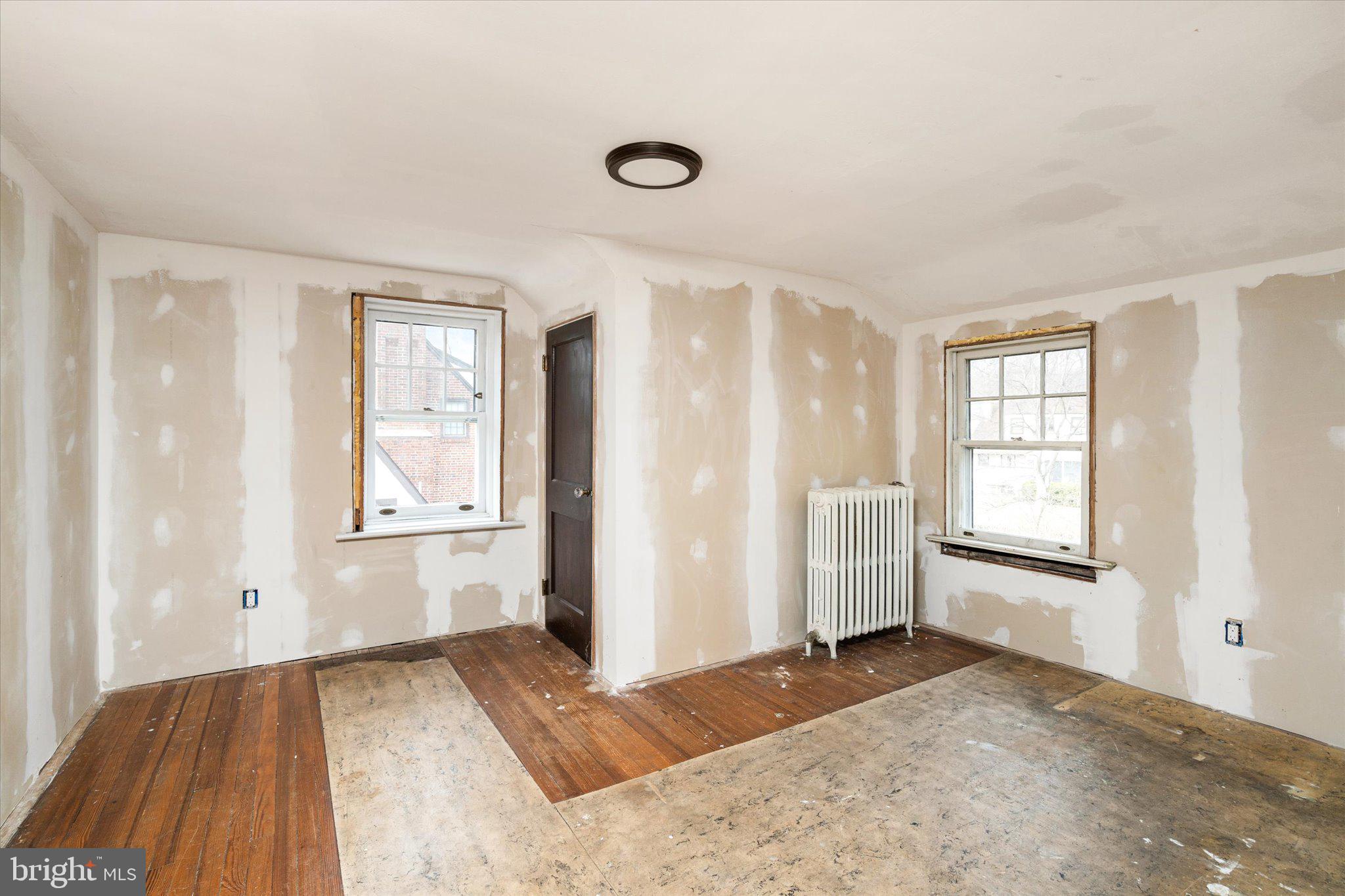 4 Morningside Drive Trenton, NJ 08618 - Photo 26 of 34 3rd floor bed