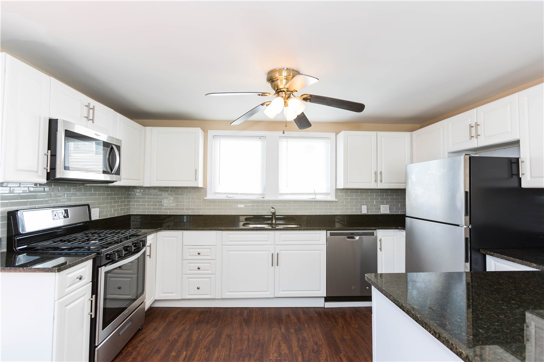18 Knowles Street Pawtucket, RI 02860 - Photo 2 of 33 Gallery Image 2