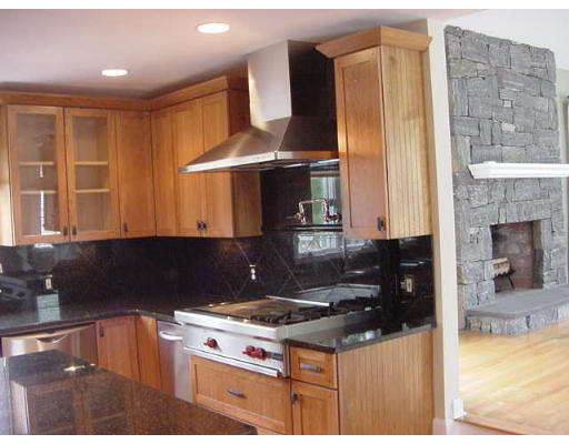 6 Whitridge Road Natick, MA 01760 - Photo 2 of 12 Gallery Image 2
