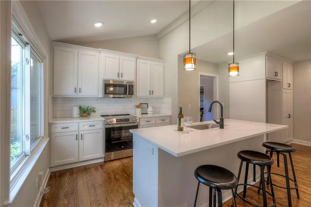 $535,000 | 6709 Cherry Street, Kansas City, MO 64131