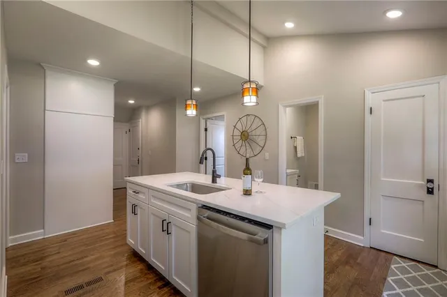 $535,000 | 6709 Cherry Street, Kansas City, MO 64131