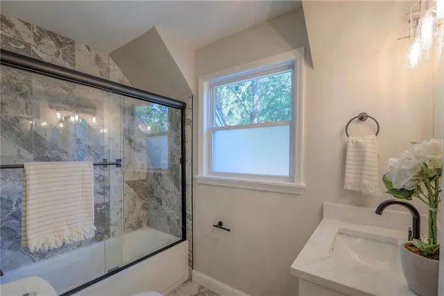 $535,000 | 6709 Cherry Street, Kansas City, MO 64131