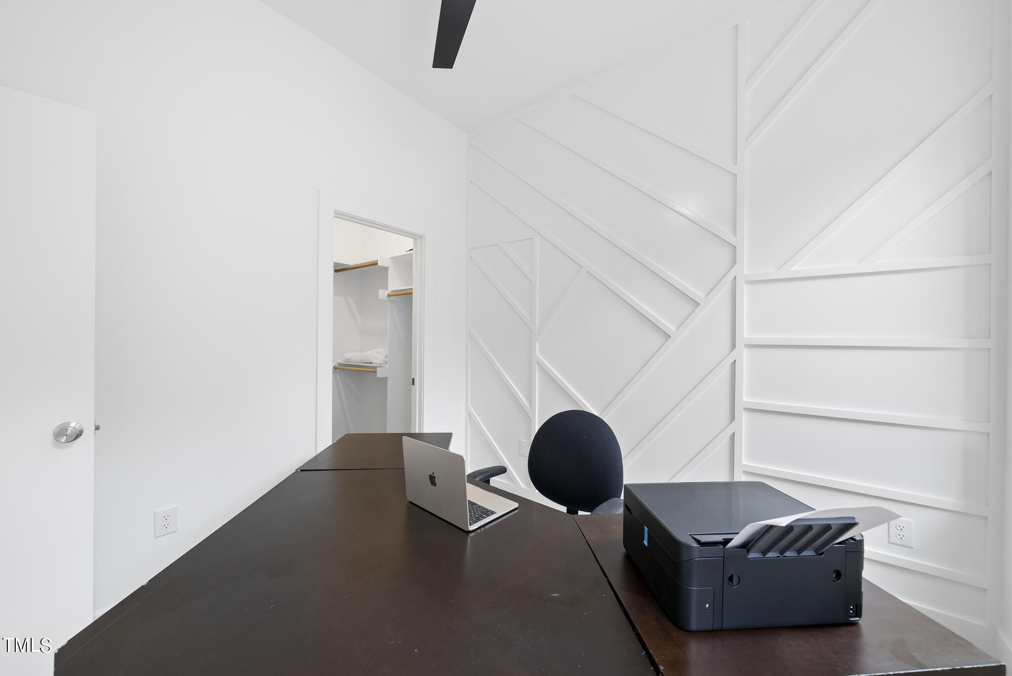 1012 Parker Street Raleigh, NC 27607 - Photo 20 of 39 a living room with furniture and a potted plant