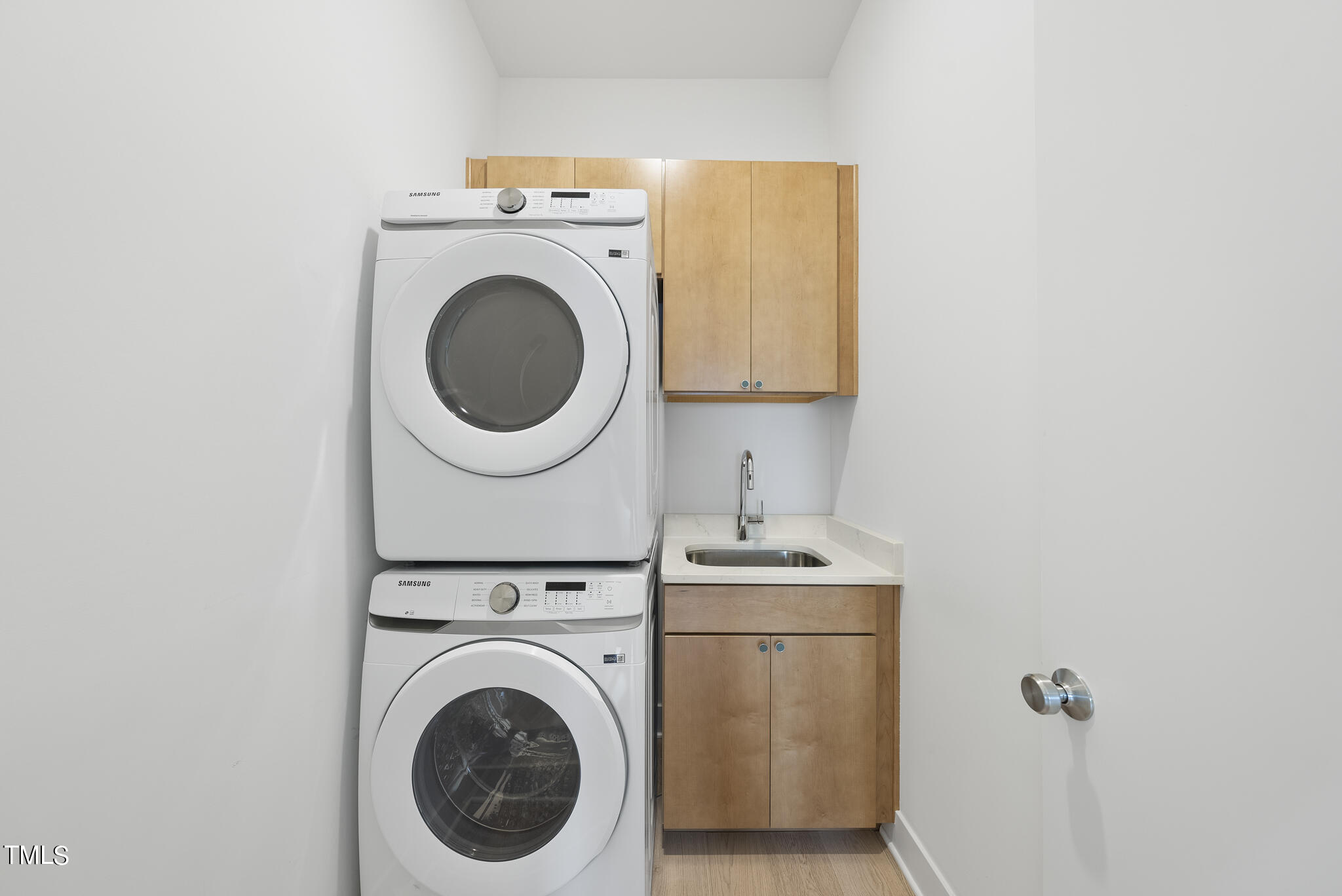 1012 Parker Street Raleigh, NC 27607 - Photo 29 of 39 a utility room with dryer and washer