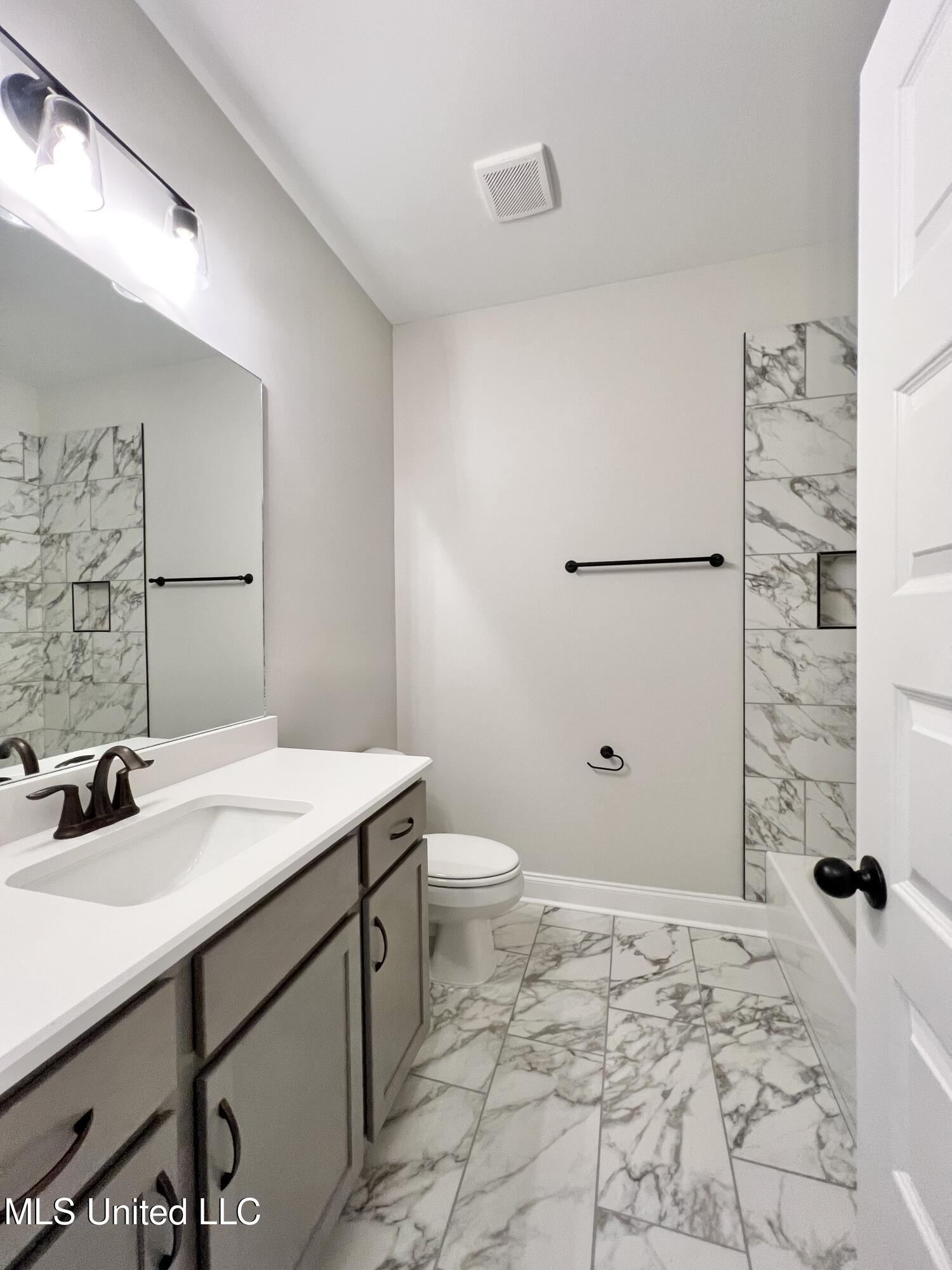 2466 Scott Mdws Lane Hernando, MS 38632 - Photo 20 of 25 IMG_5644