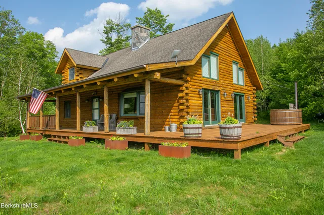 front view of house with a yard