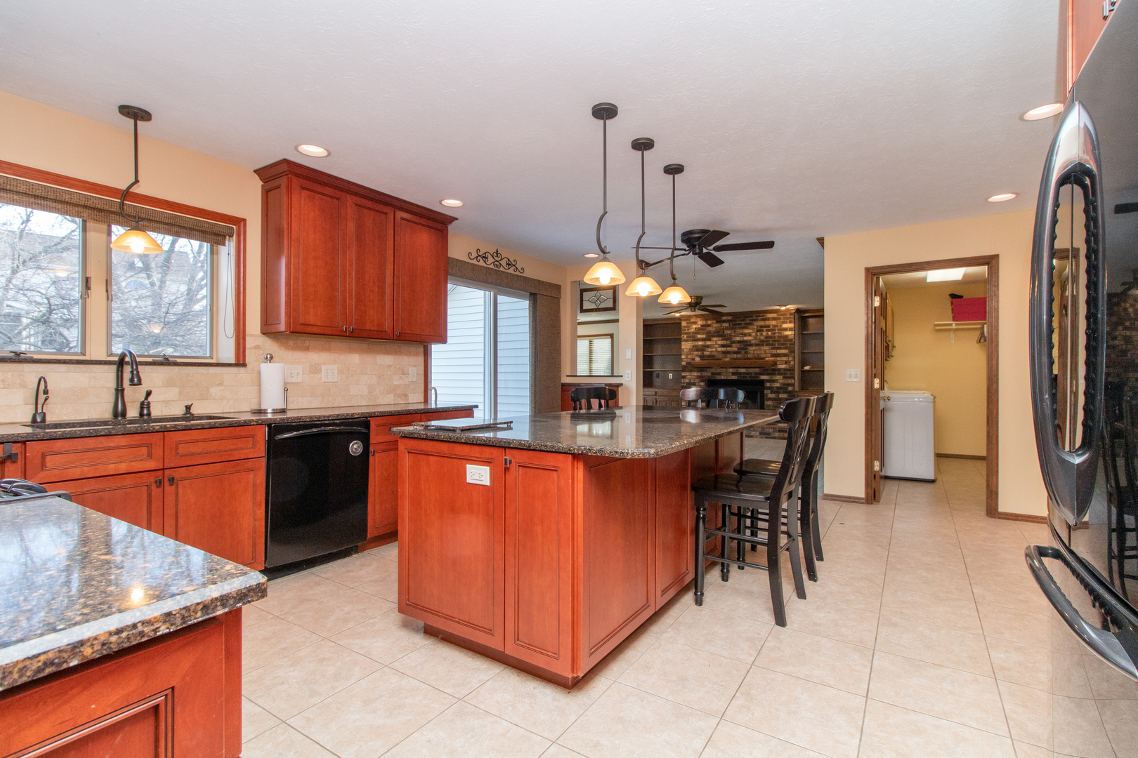 2507 Park Ridge Road Bloomington, IL 61704 - Photo 6 of 41 Gallery Image 6