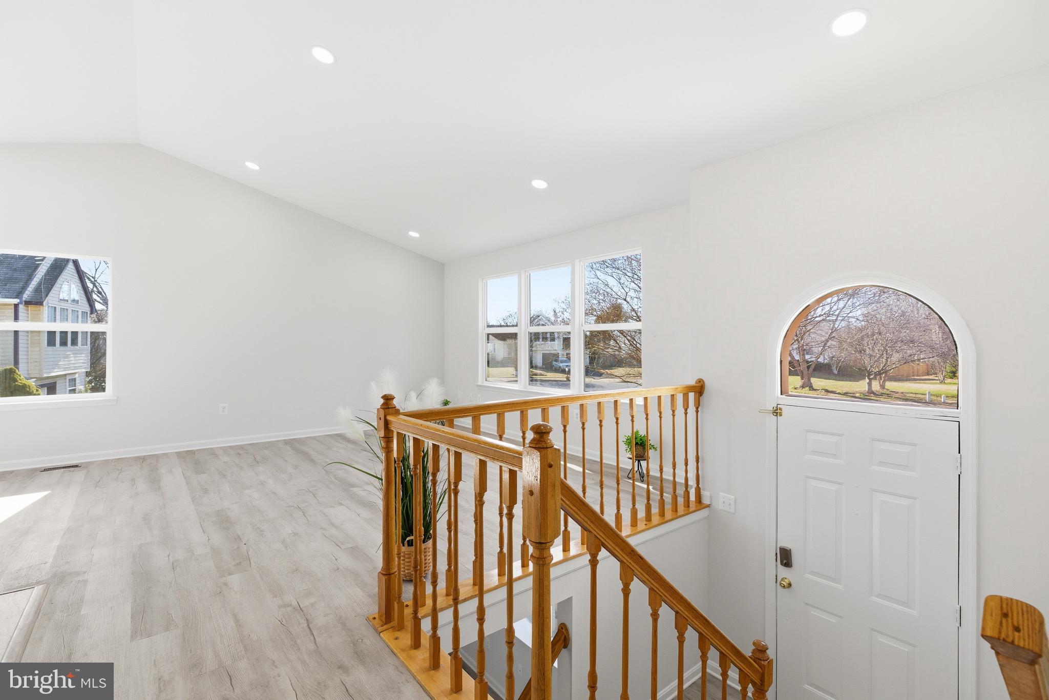 10395 Janja Court Manassas, VA 20110 - Photo 7 of 44 a view of entryway with wooden floor