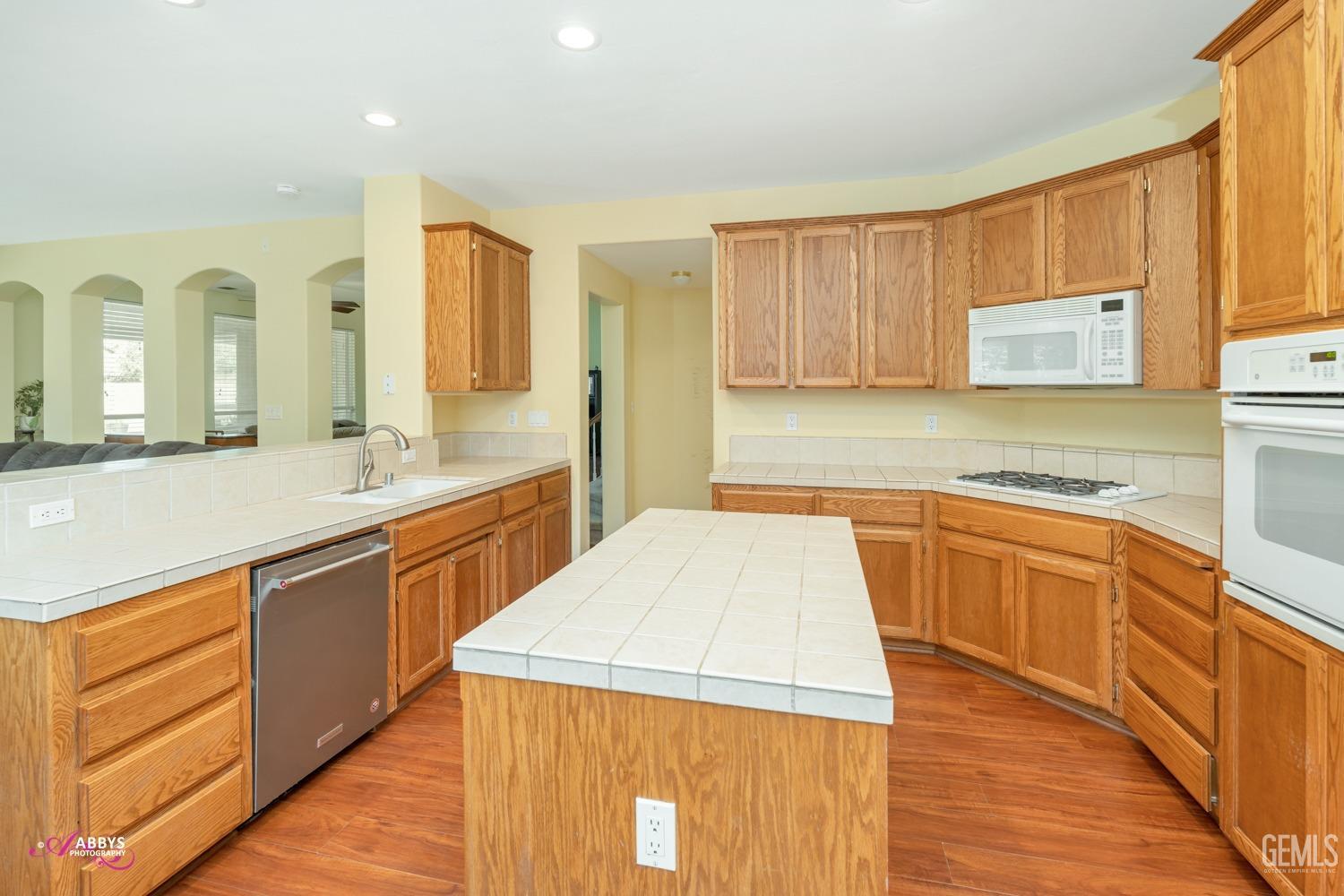 Undisclosed Address Bakersfield, CA 93312 - Photo 14 of 53 Kitchen - perfect for cooking your gourmet meals