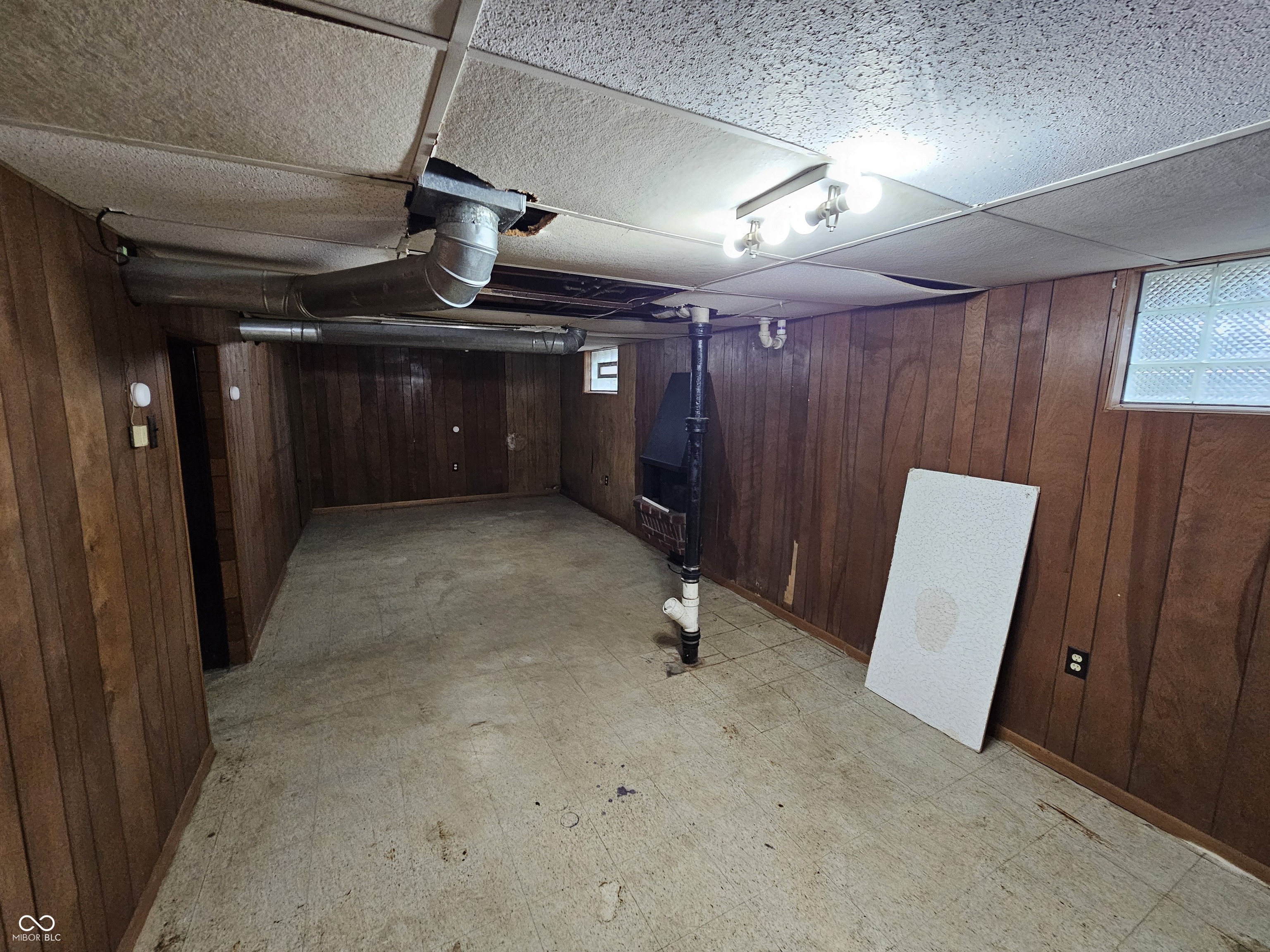 830 Berkley Road Indianapolis, IN 46208 - Photo 16 of 17