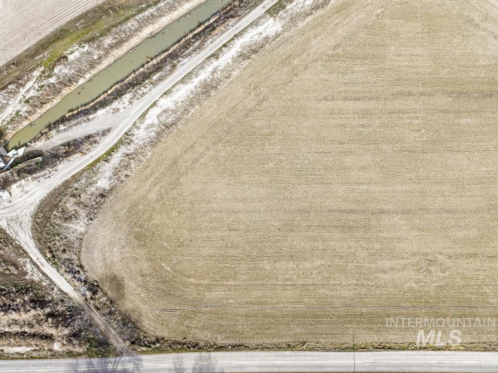 1 300 South Road Paul, ID 83347 - Photo 6 of 11 Overview of rural landscape featuring a large body of water