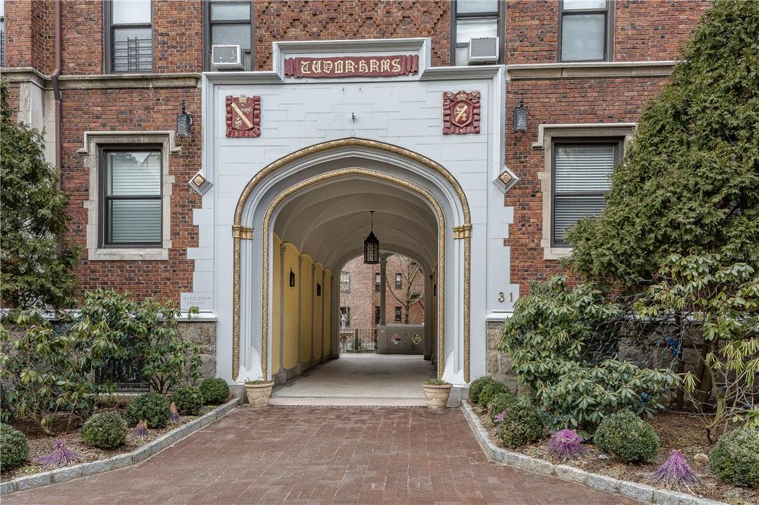 31 Pondfield Road West, Unit 54 Bronxville, NY 10708 - Photo 1 of 1 Gallery Image 1